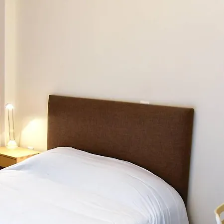 Two Bedroom In Kesariani Apartman