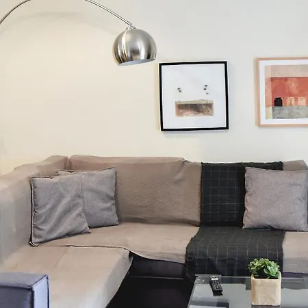 Apartman Two Bedroom In Kesariani Athén